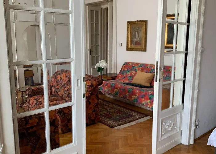 New Libra Grande Venetian Style Apartment *